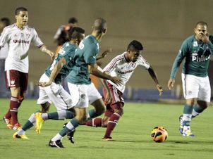 Goias-Fluminense-Carlos-Costa-LANCEPress_LANIMA20130928_0093_24 by .